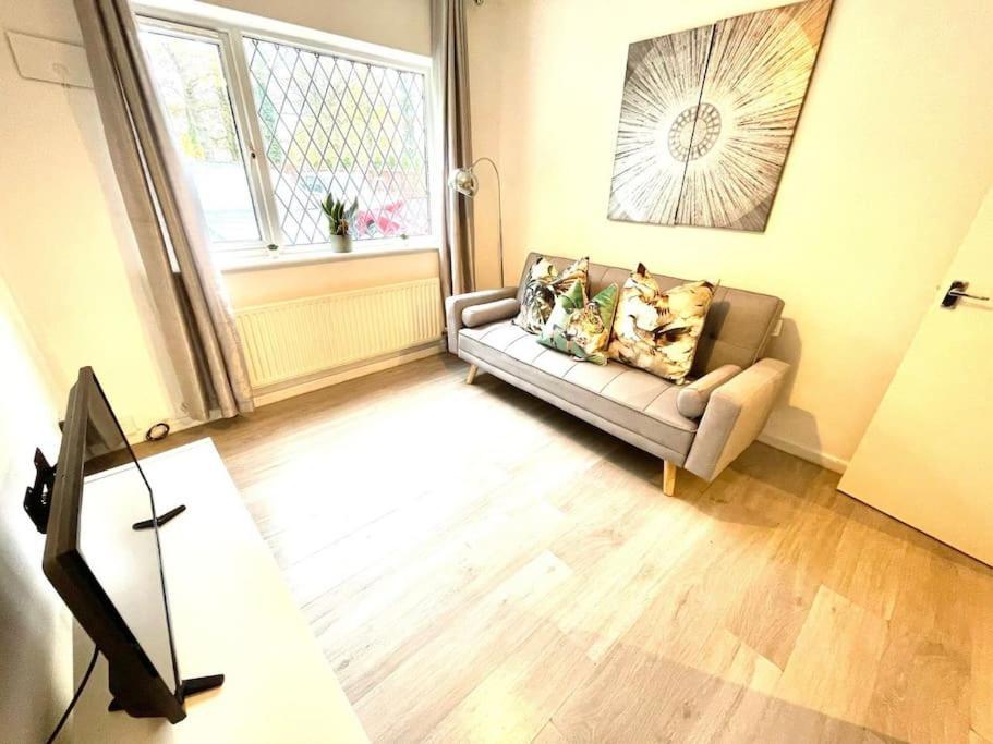 Serene And Cozy 1-Bedroom House With Parking Cambridge  Exterior photo